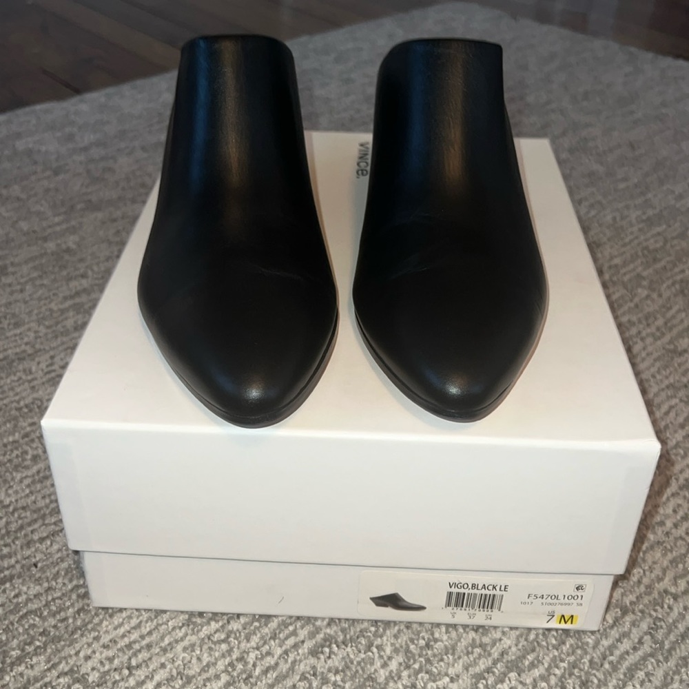 Brand New Vince Women's Vigo Leather Pointed Toe Mules - Size 7